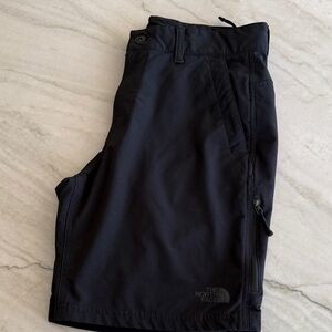The North Face athletic black men’s shorts size 30